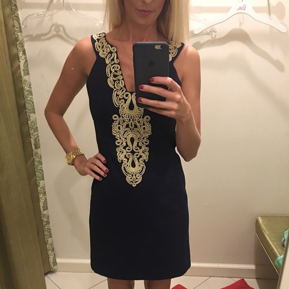 Lilly Pulitzer Dresses & Skirts - NWT Lily Pulitzer navy gold Junie shift dress 00
